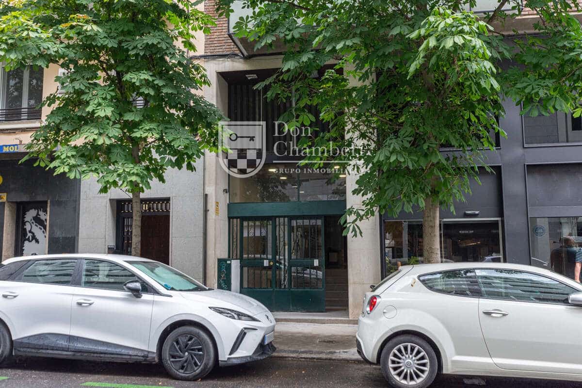 Office for sale in Madrid city - € 195,000 (Ref: 9937445)