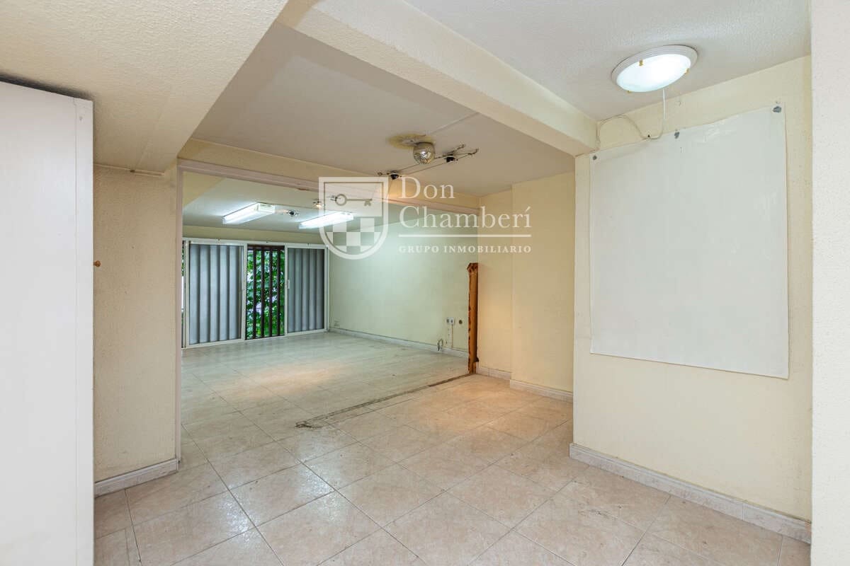Office for sale in Madrid city - € 195,000 (Ref: 9937445)
