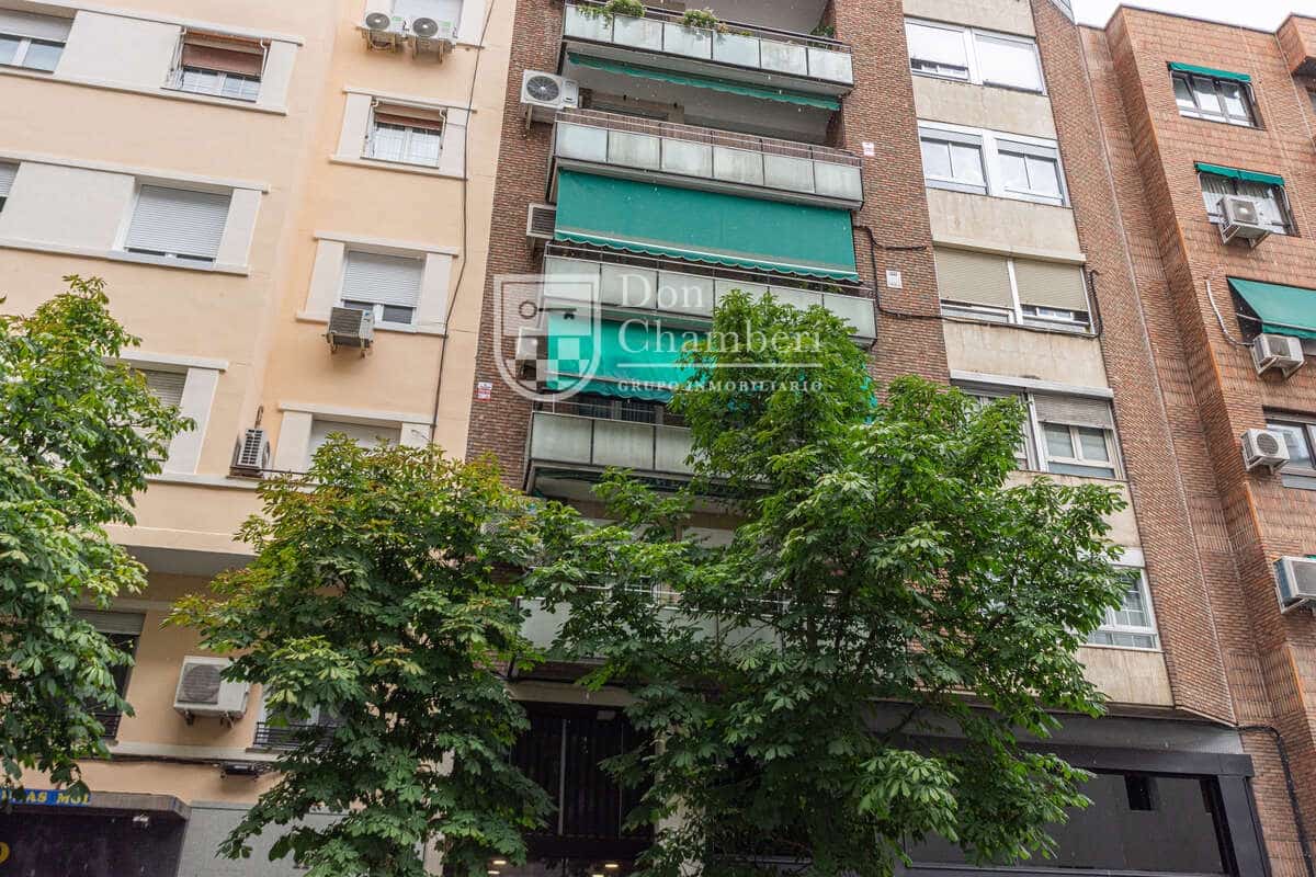 Office for sale in Madrid city - € 195,000 (Ref: 9937445)