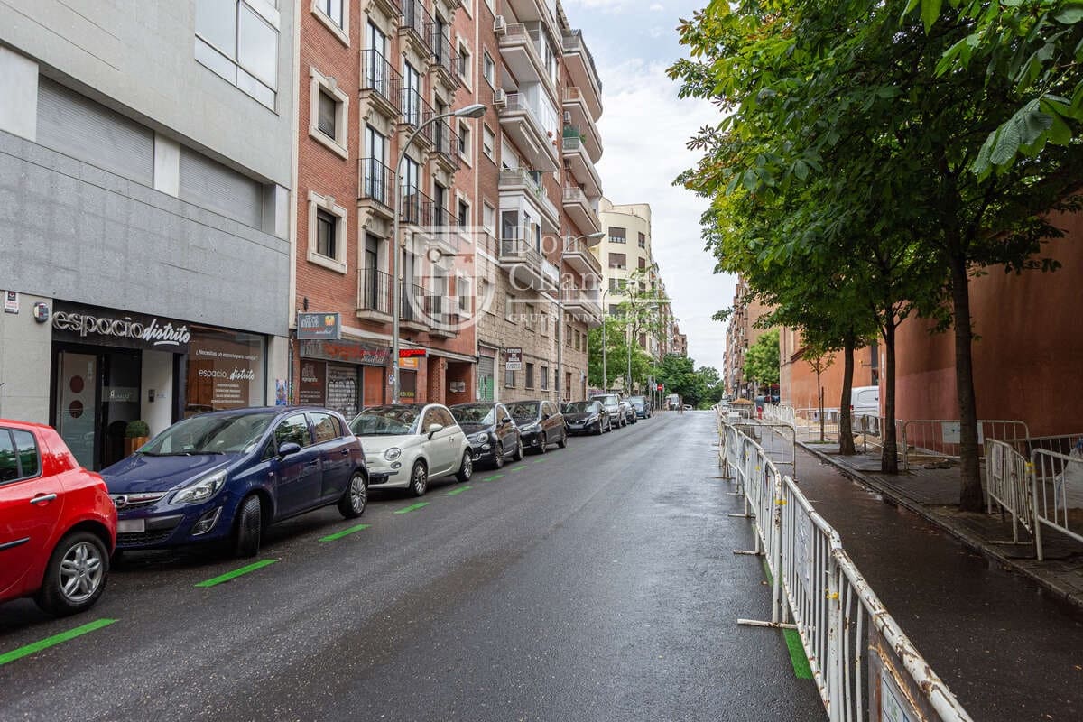 Office for sale in Madrid city - € 195,000 (Ref: 9937445)