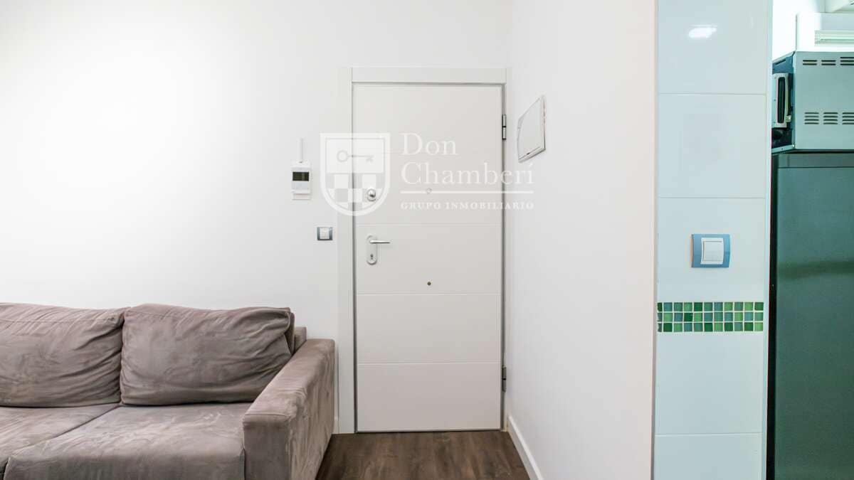 1 quarto Apartamento para arrendar em Madrid cidade - 900 € (Ref: 9966035)