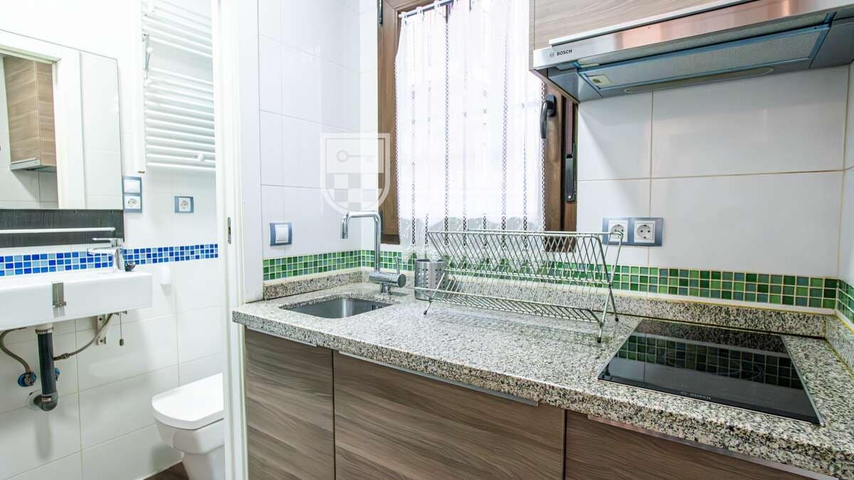1 quarto Apartamento para arrendar em Madrid cidade - 900 € (Ref: 9966035)