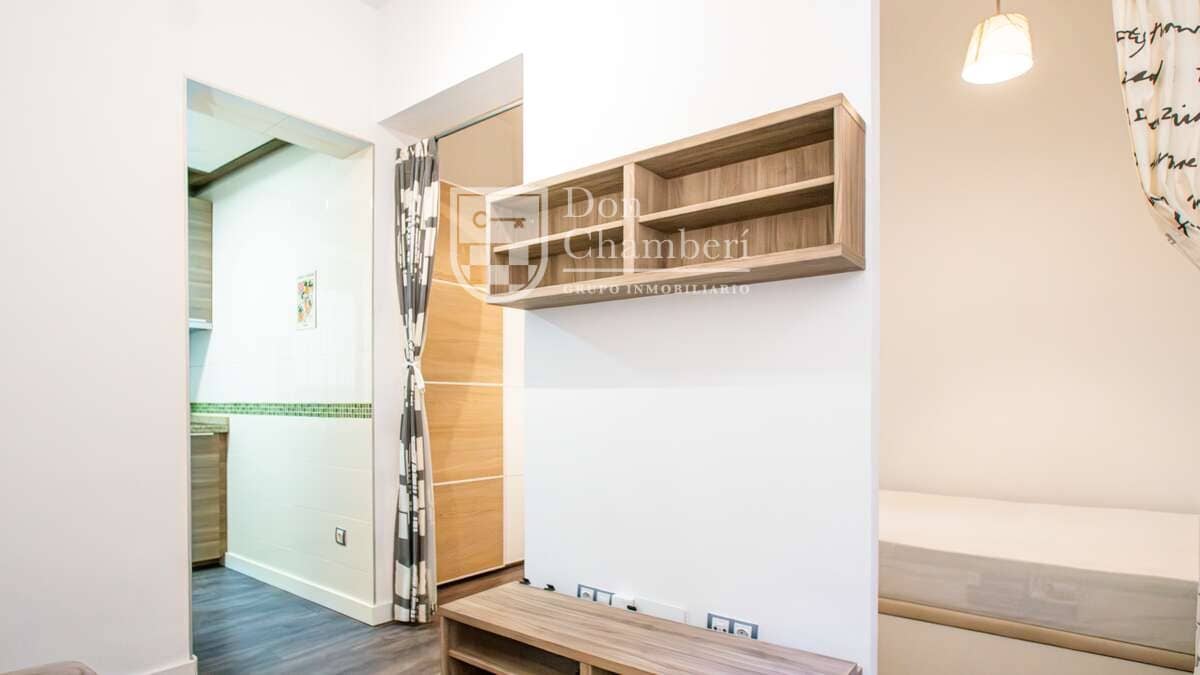 1 quarto Apartamento para arrendar em Madrid cidade - 900 € (Ref: 9966035)