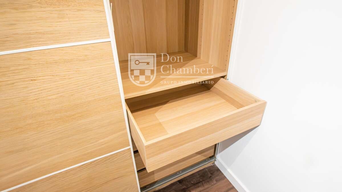 1 quarto Apartamento para arrendar em Madrid cidade - 900 € (Ref: 9966035)