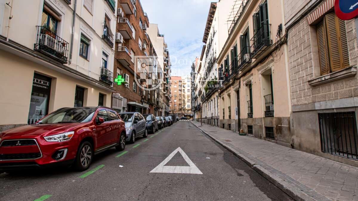 1 quarto Apartamento para arrendar em Madrid cidade - 900 € (Ref: 9966035)
