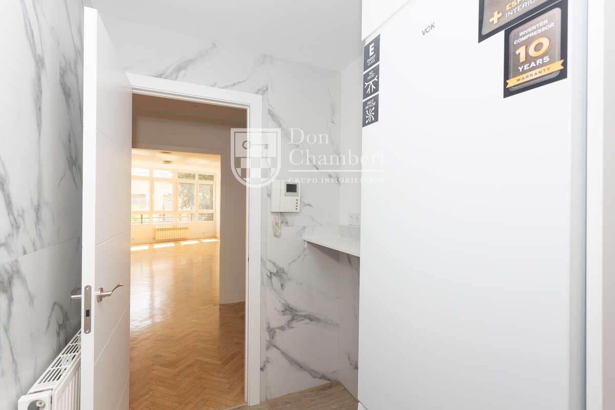 2 quarto Apartamento para arrendar em Madrid cidade com garagem - 2 400 € (Ref: 9966036)