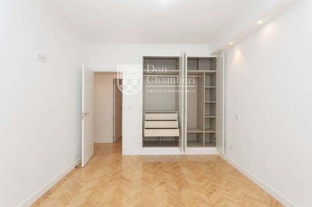 2 quarto Apartamento para arrendar em Chamberí, Madrid cidade com garagem - 2 400 € (Ref: 9966036)