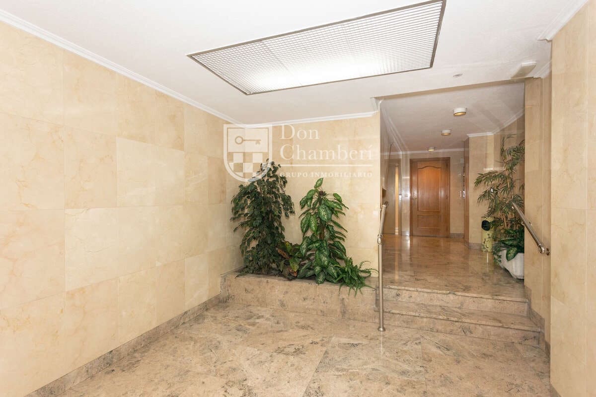 2 quarto Apartamento para arrendar em Madrid cidade com garagem - 2 400 € (Ref: 9966036)