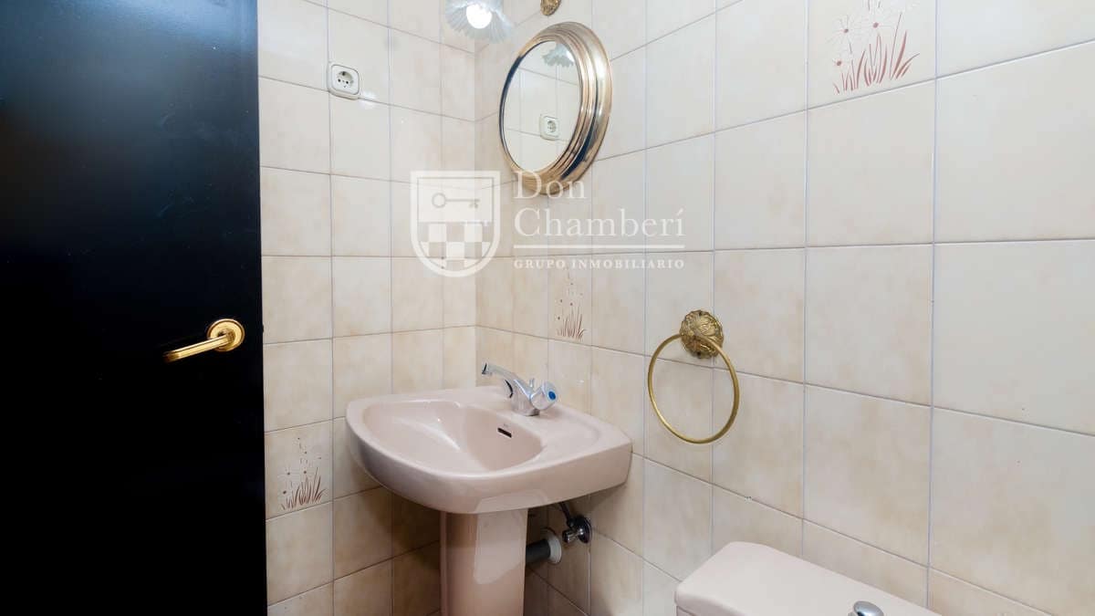 2 bedroom Semi-detached Villa for rent in Madrid city - € 1,800 (Ref: 9974570)