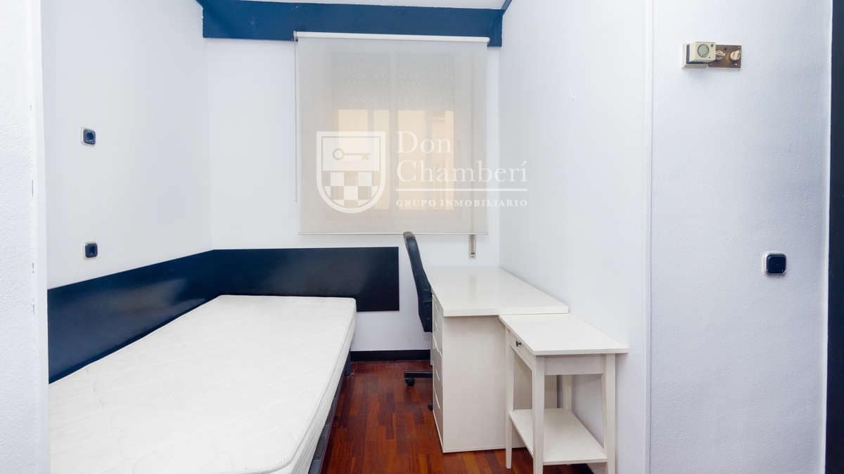 2 bedroom Semi-detached Villa for rent in Madrid city - € 1,800 (Ref: 9974570)