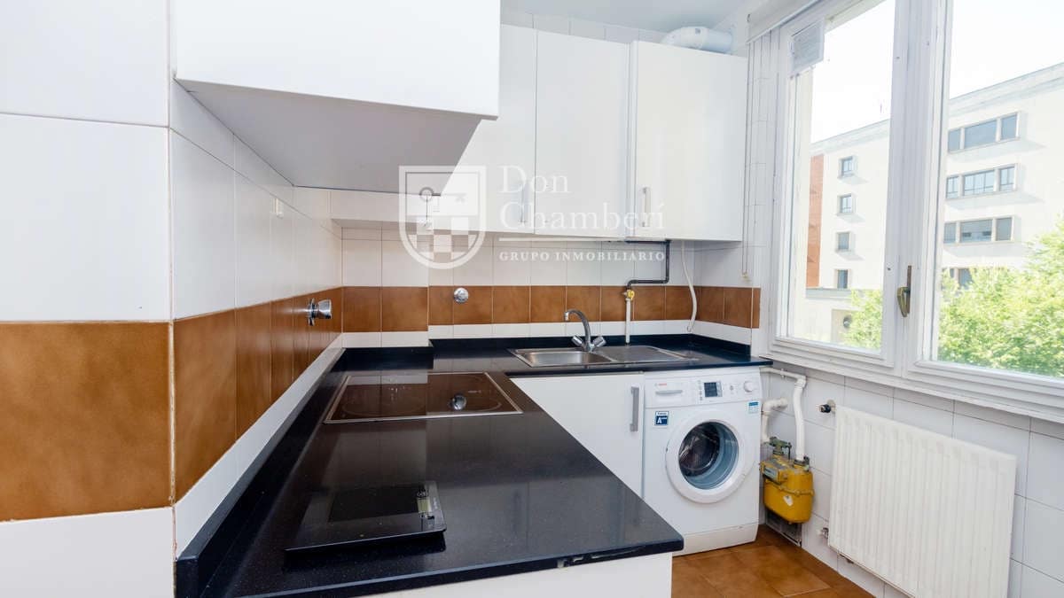 2 bedroom Semi-detached Villa for rent in Madrid city - € 1,800 (Ref: 9974570)