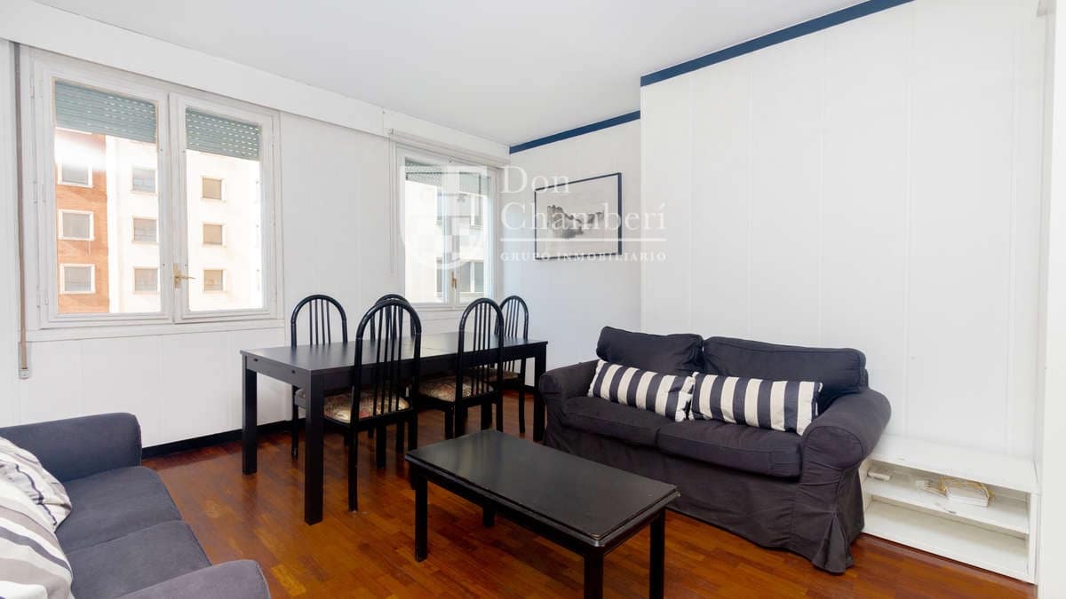 2 bedroom Semi-detached Villa for rent in Madrid city - € 1,800 (Ref: 9974570)