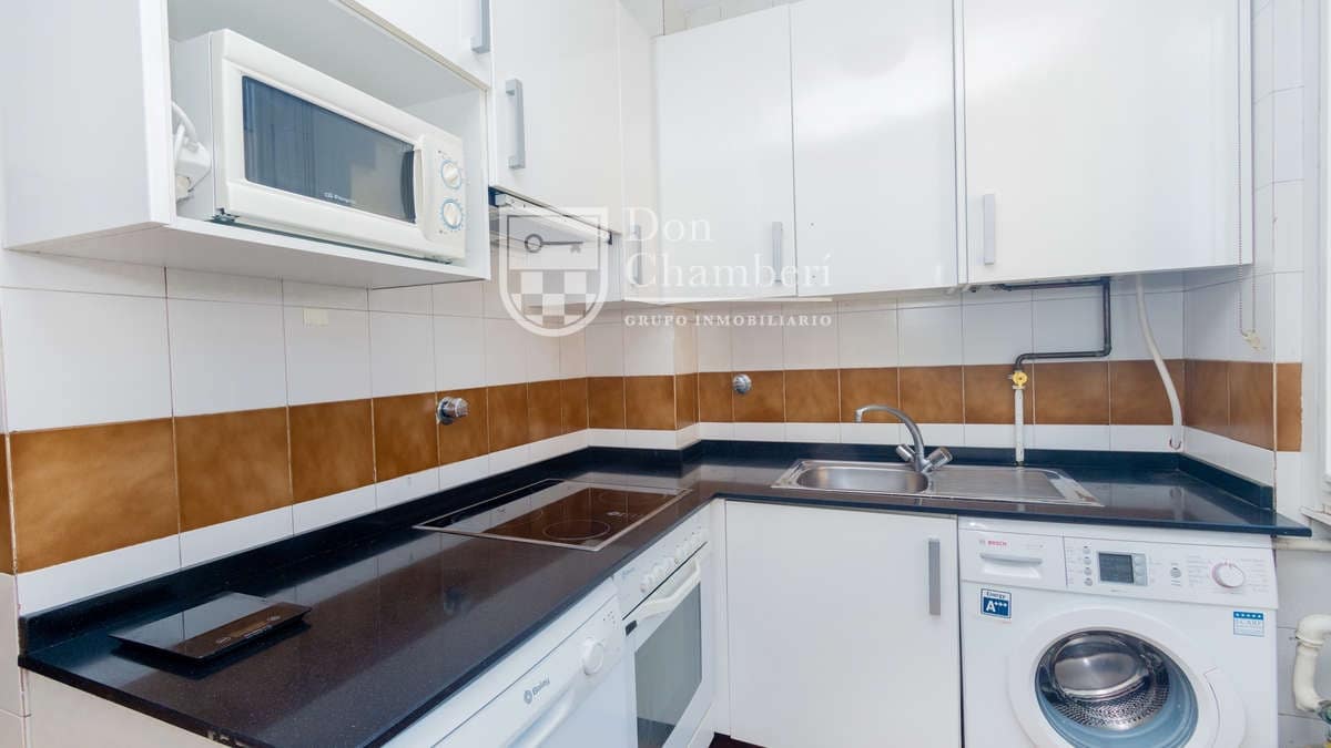 2 bedroom Semi-detached Villa for rent in Madrid city - € 1,800 (Ref: 9974570)