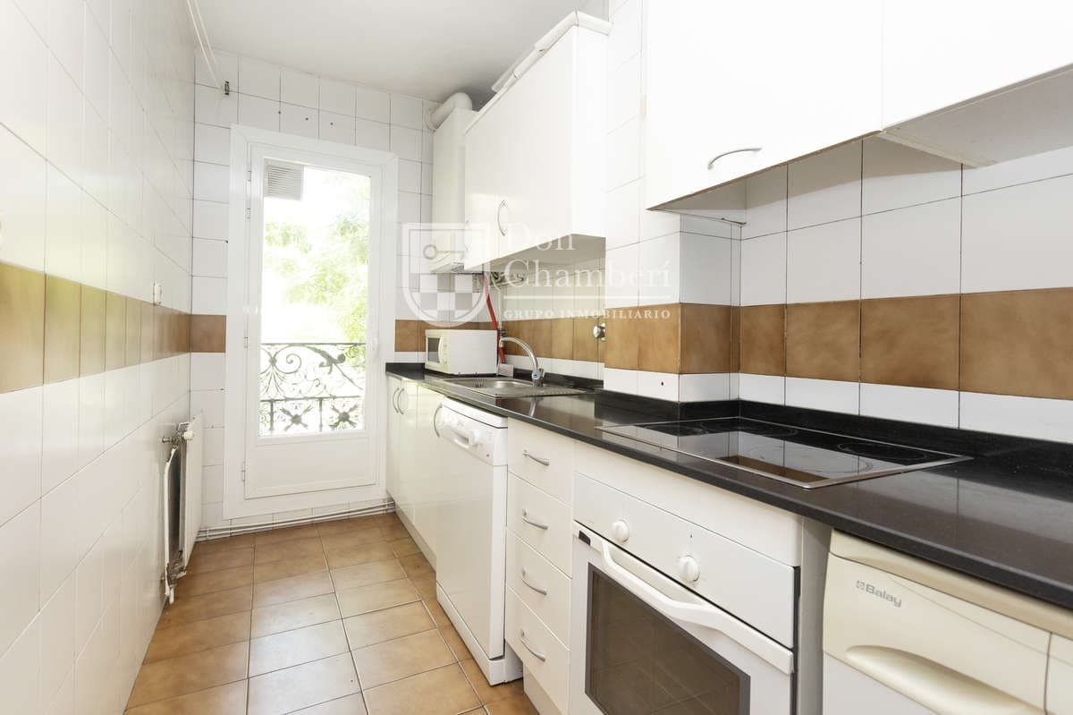 2 sypialnia Mieszkanie do wynajęcia w Miasto Madryt - 1 800 € (Ref: 9990129)