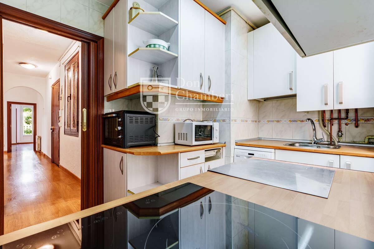 3 makuuhuone Asunto vuokrattavana paikassa Madrid kaupunki - 2 300 € (Ref: 9993735)