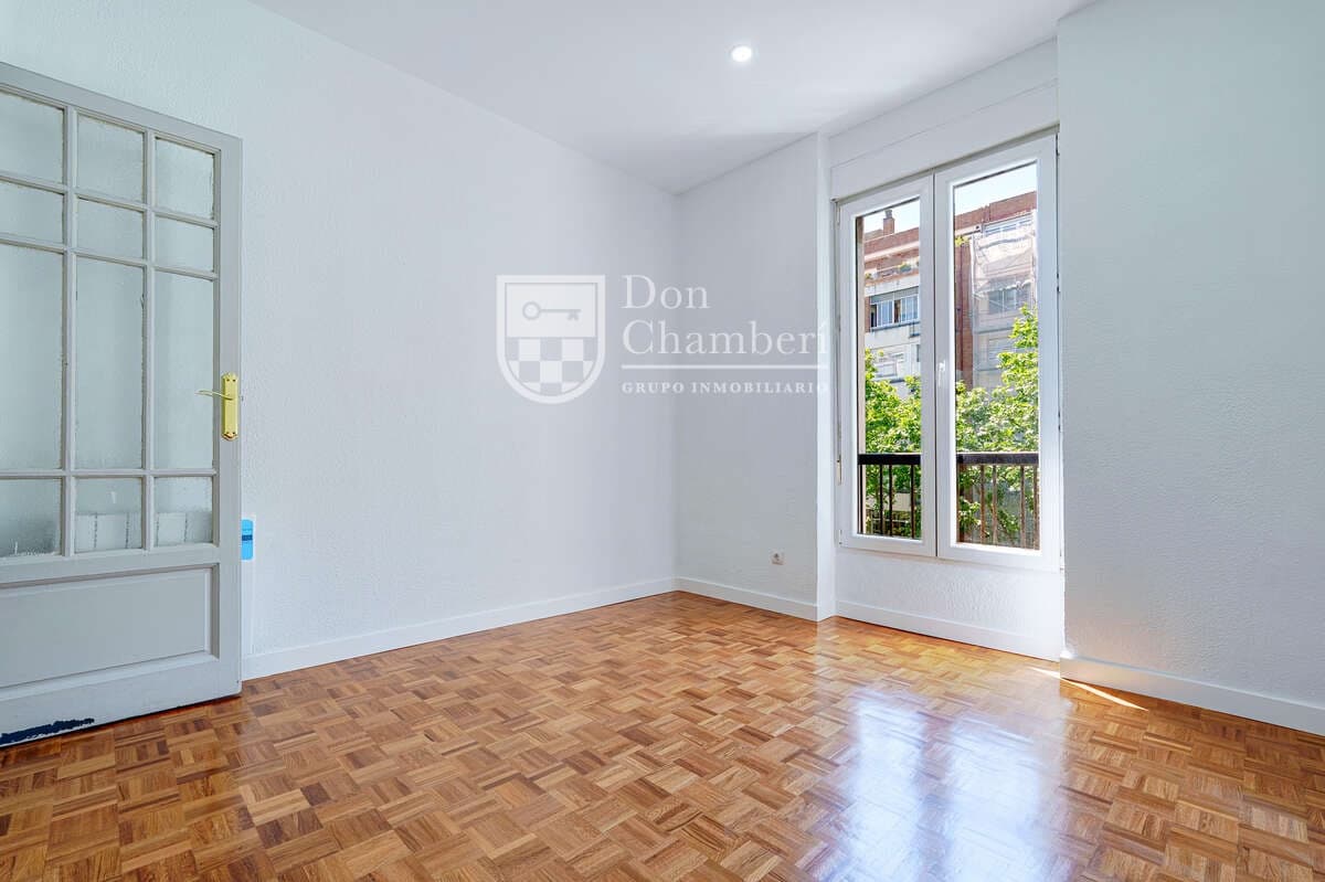 2 quarto Apartamento para arrendar em Madrid cidade - 1 850 € (Ref: 9996553)