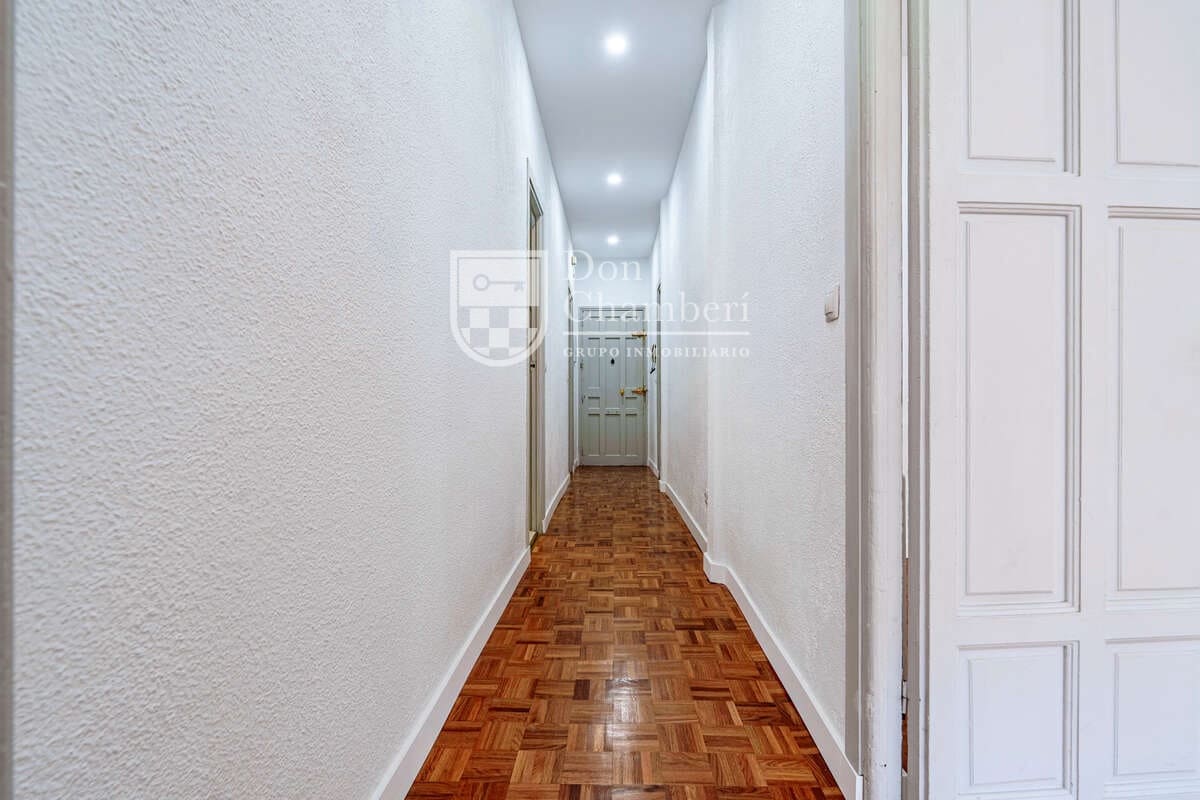 2 quarto Apartamento para arrendar em Madrid cidade - 1 850 € (Ref: 9996553)