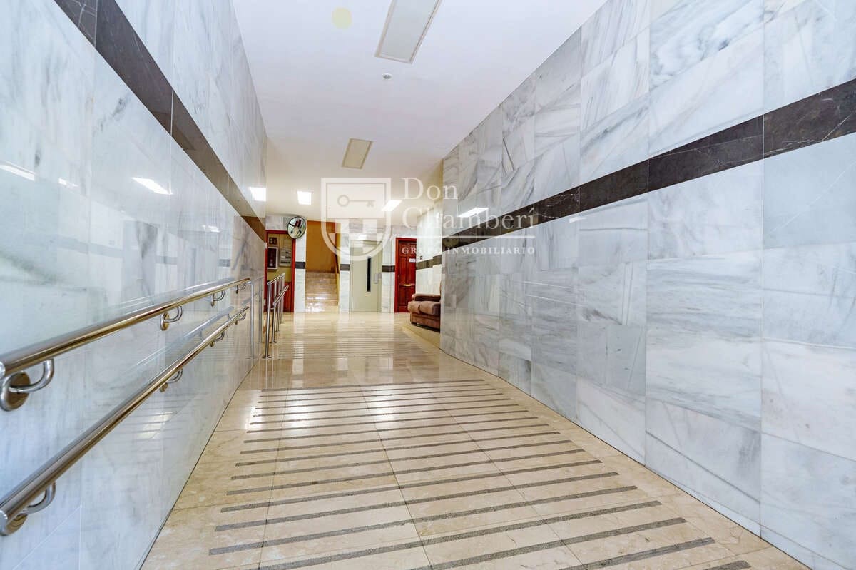 2 quarto Apartamento para arrendar em Madrid cidade - 1 850 € (Ref: 9996553)