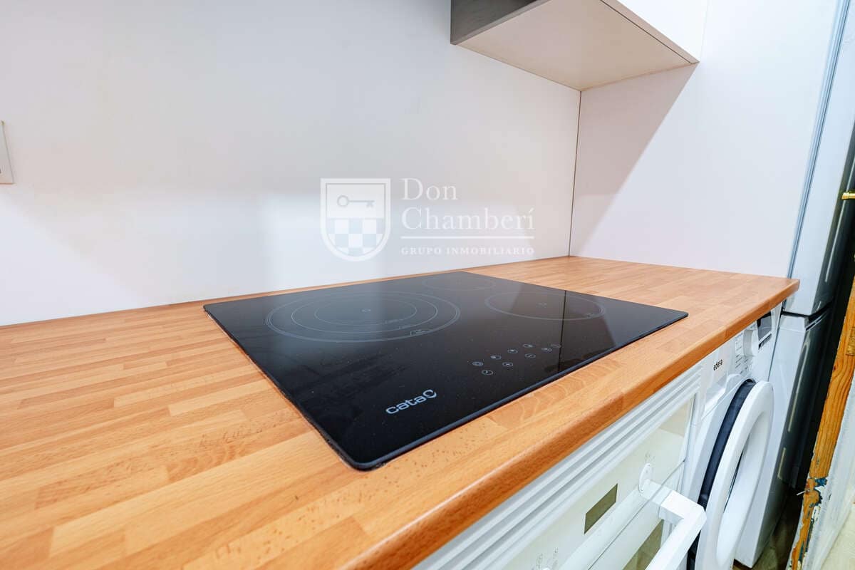 2 quarto Apartamento para arrendar em Madrid cidade - 1 850 € (Ref: 9996553)