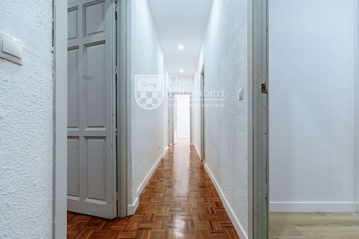 2 quarto Apartamento para arrendar em Madrid cidade - 1 850 € (Ref: 9996553)