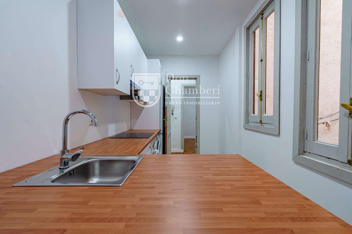 2 quarto Apartamento para arrendar em Madrid cidade - 1 850 € (Ref: 9996553)