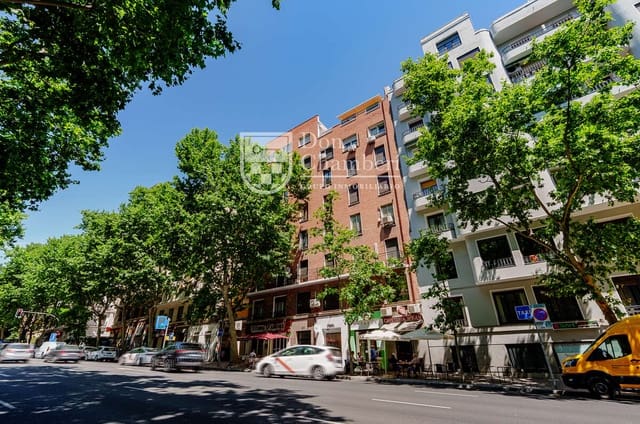 2 quarto Apartamento para arrendar em Chamberí, Madrid cidade - 1 850 € (Ref: 9996553)