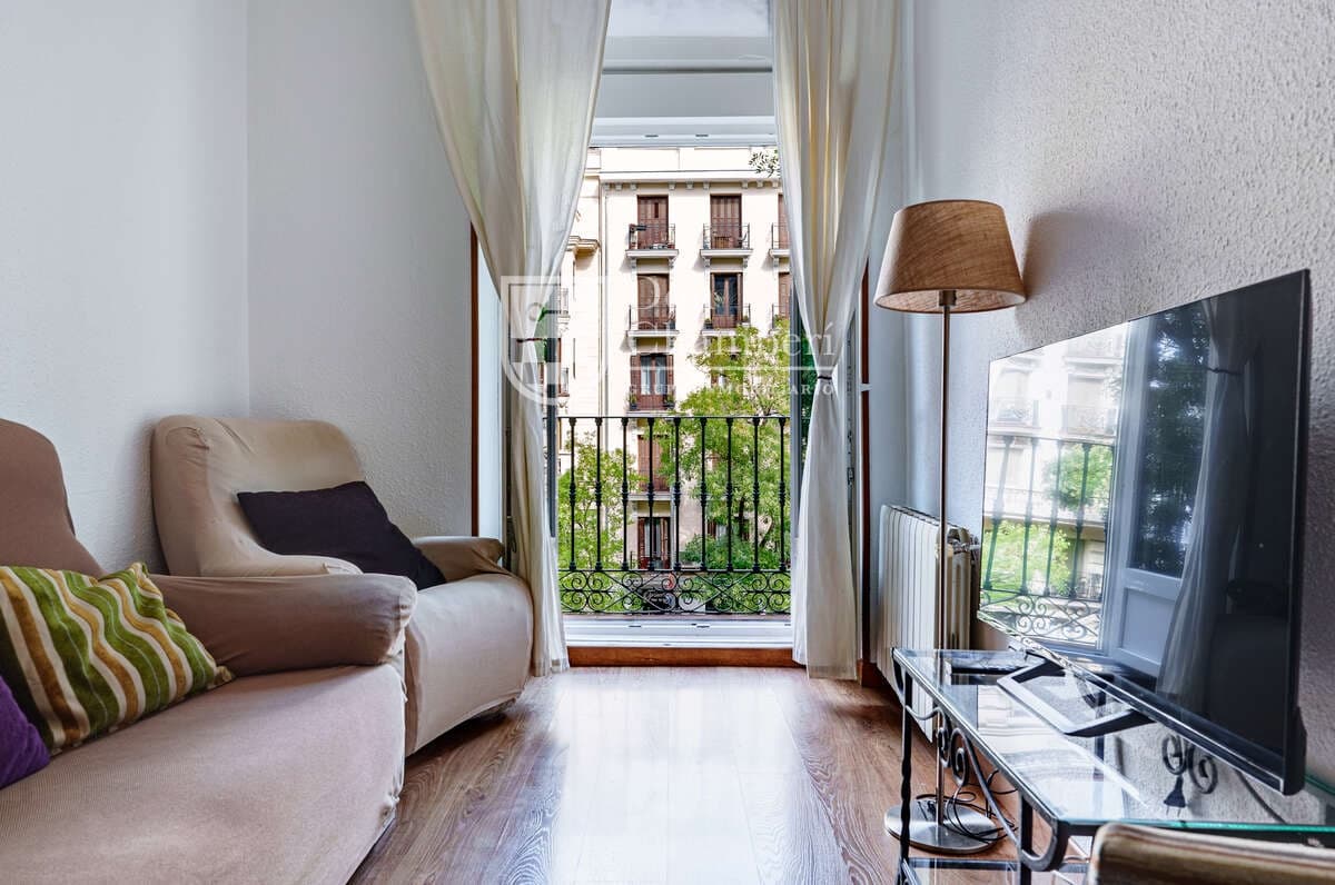 Appartement de 3 chambres à louer à Madrid ville - 2 300 € (Ref: 9997891)