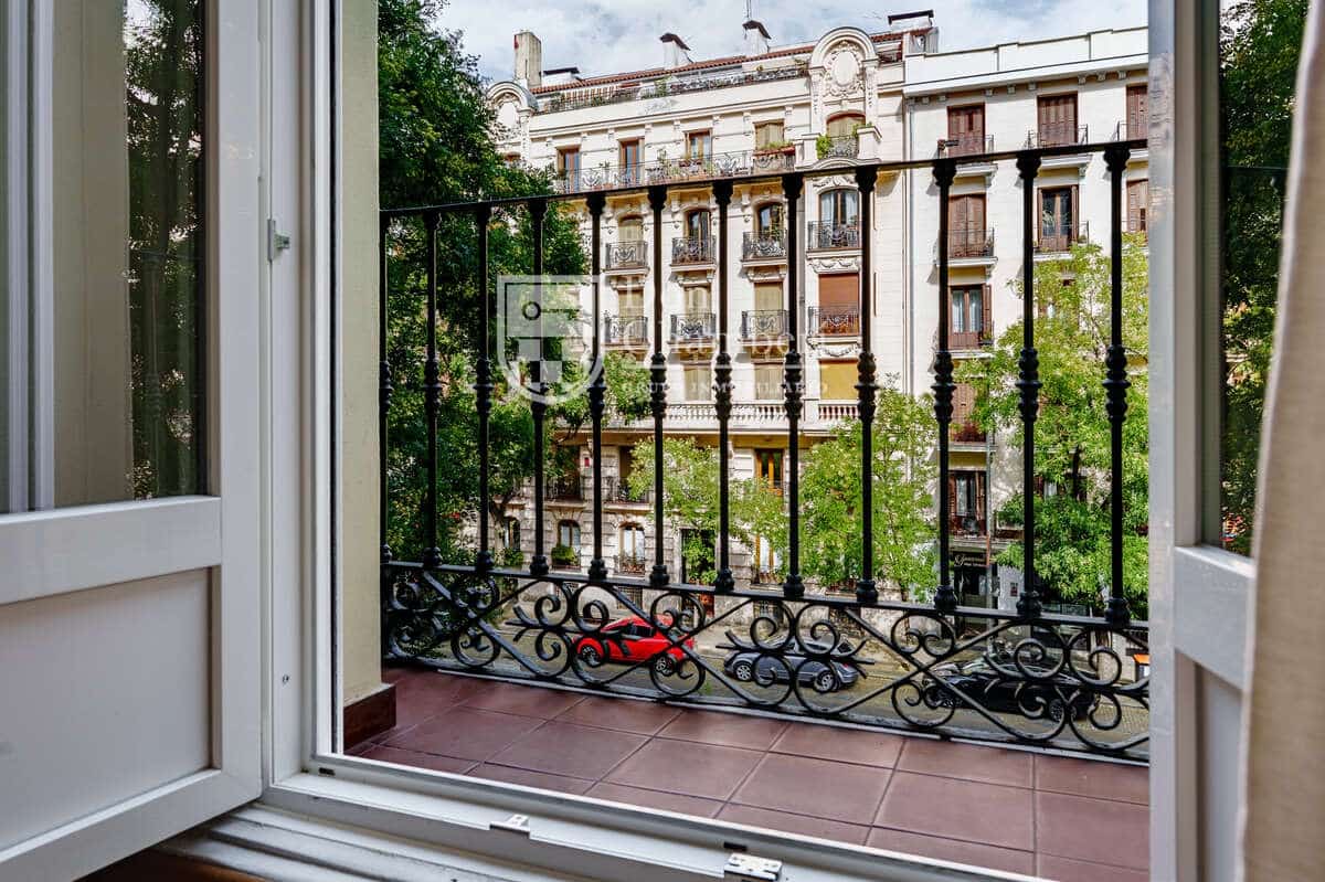 Appartement de 3 chambres à louer à Madrid ville - 2 300 € (Ref: 9997891)