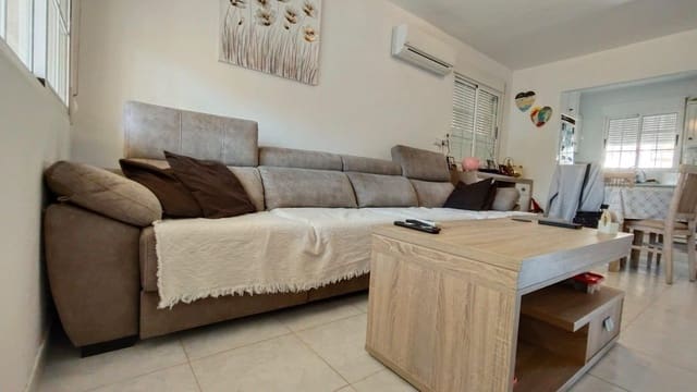 Chalet de 4 habitaciones en Los Balcones en venta con piscina - 290.000 € (Ref: 9484038)