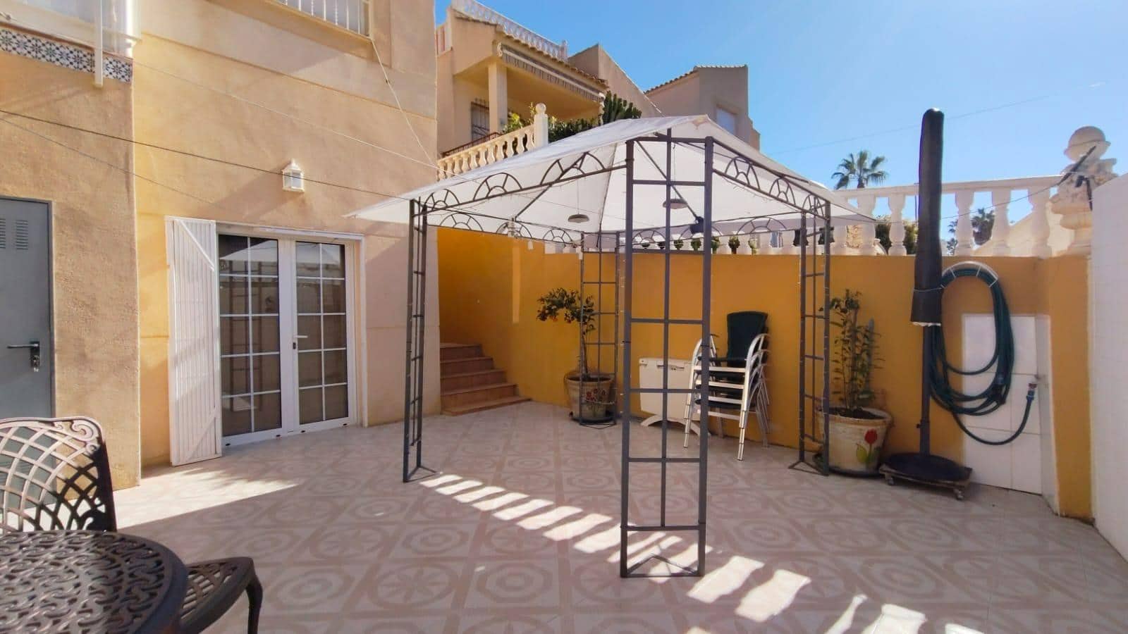 Chalet de 4 habitaciones en Los Balcones en venta con piscina - 290.000 € (Ref: 9484038)