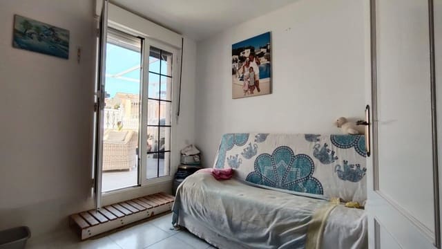 Chalet de 4 habitaciones en Los Balcones en venta con piscina - 290.000 € (Ref: 9484038)