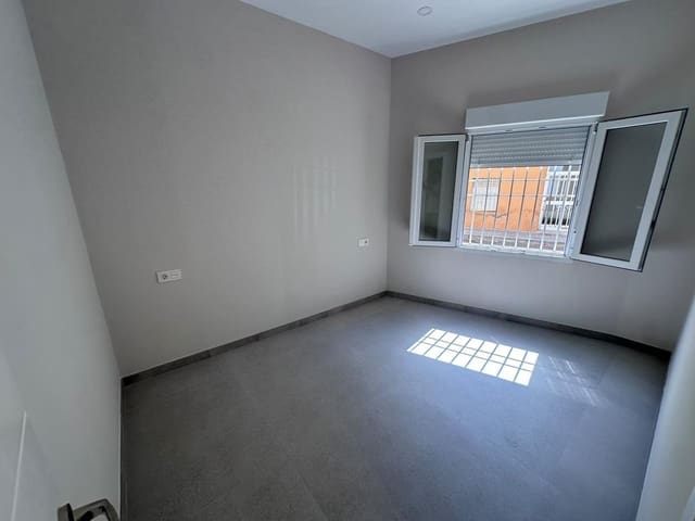 Chalet de 4 habitaciones en Vila-real en venta - 239.000 € (Ref: 10016737)