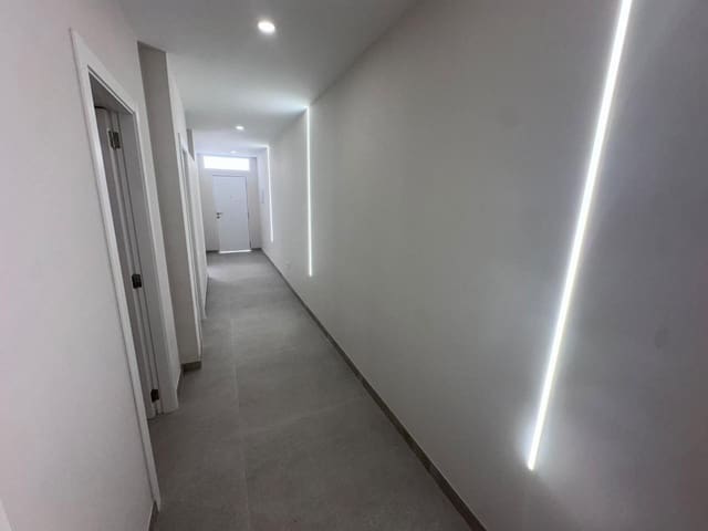 Chalet de 4 habitaciones en Vila-real en venta - 239.000 € (Ref: 10016737)