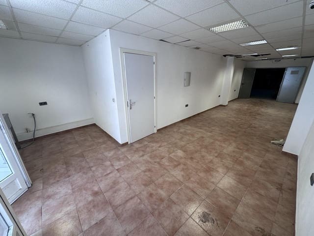 3 bedroom Business for sale in Almassora / Almazora - € 96,000 (Ref: 10016955)