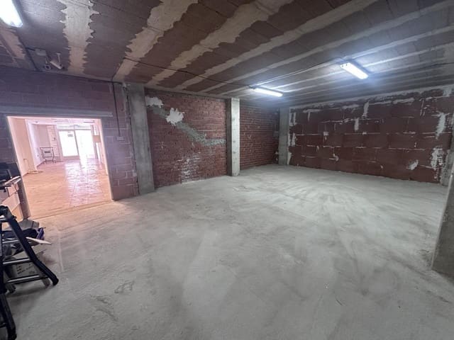 3 bedroom Business for sale in Almassora / Almazora - € 96,000 (Ref: 10016955)