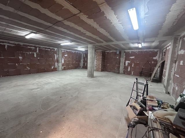 3 bedroom Business for sale in Almassora / Almazora - € 96,000 (Ref: 10016955)