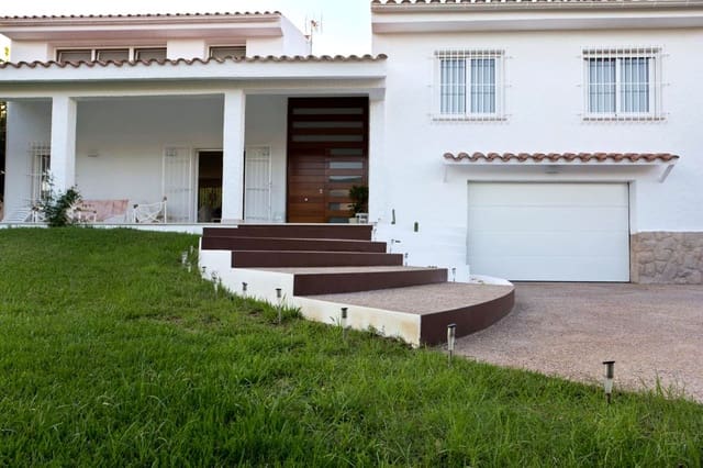 4 Zimmer Villa zu verkaufen in Benicàssim mit Pool Garage - 995.000 € (Ref: 10036269)