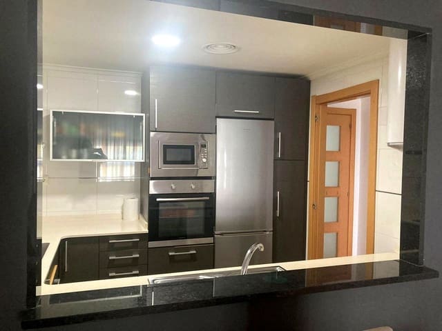 Piso de 2 habitaciones en Oropesa  en venta - 160.000 € (Ref: 9956132)