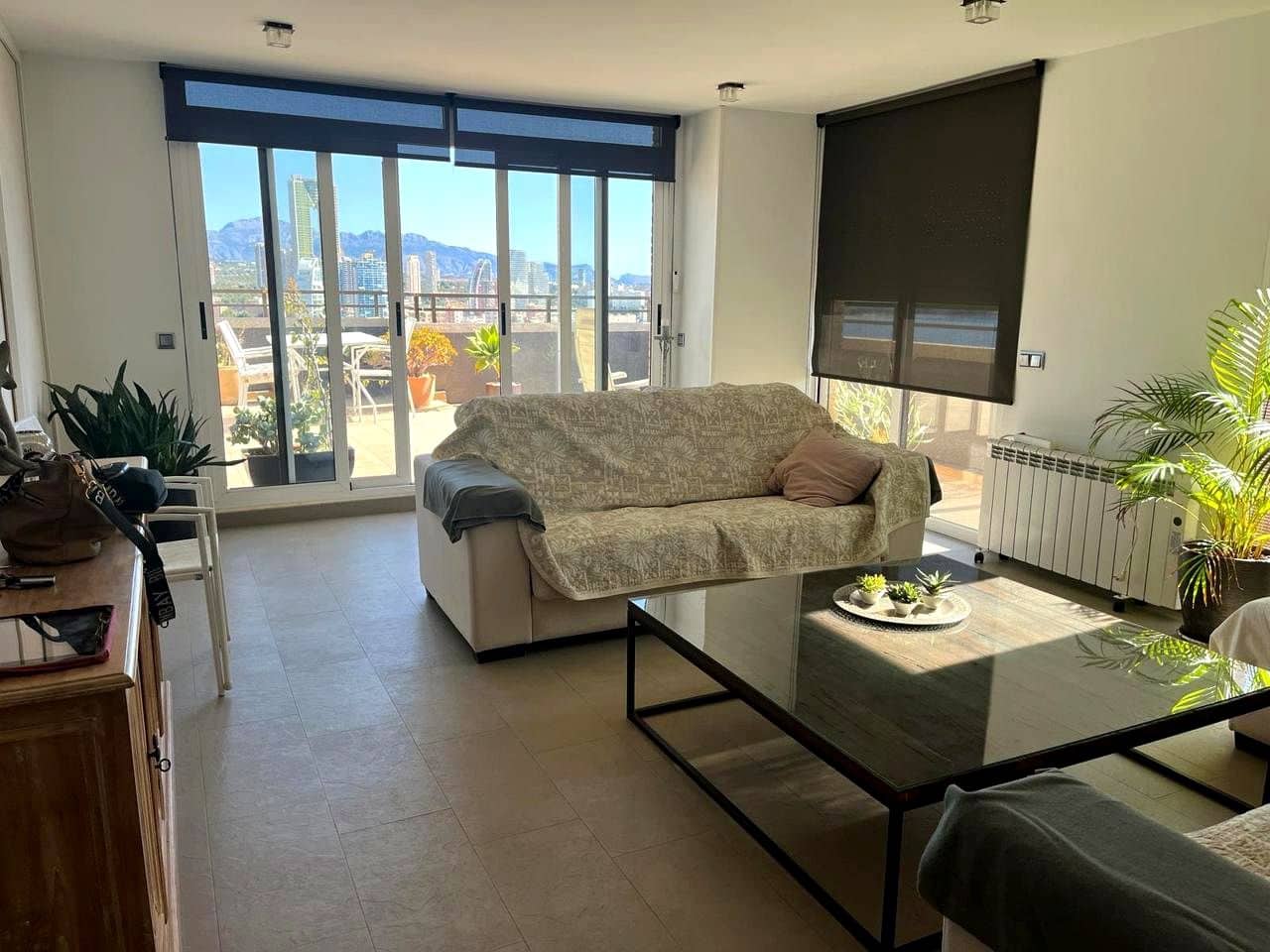 2 bedroom Flat for sale in Benidorm with pool garage - € 755,000 (Ref: 9956133)