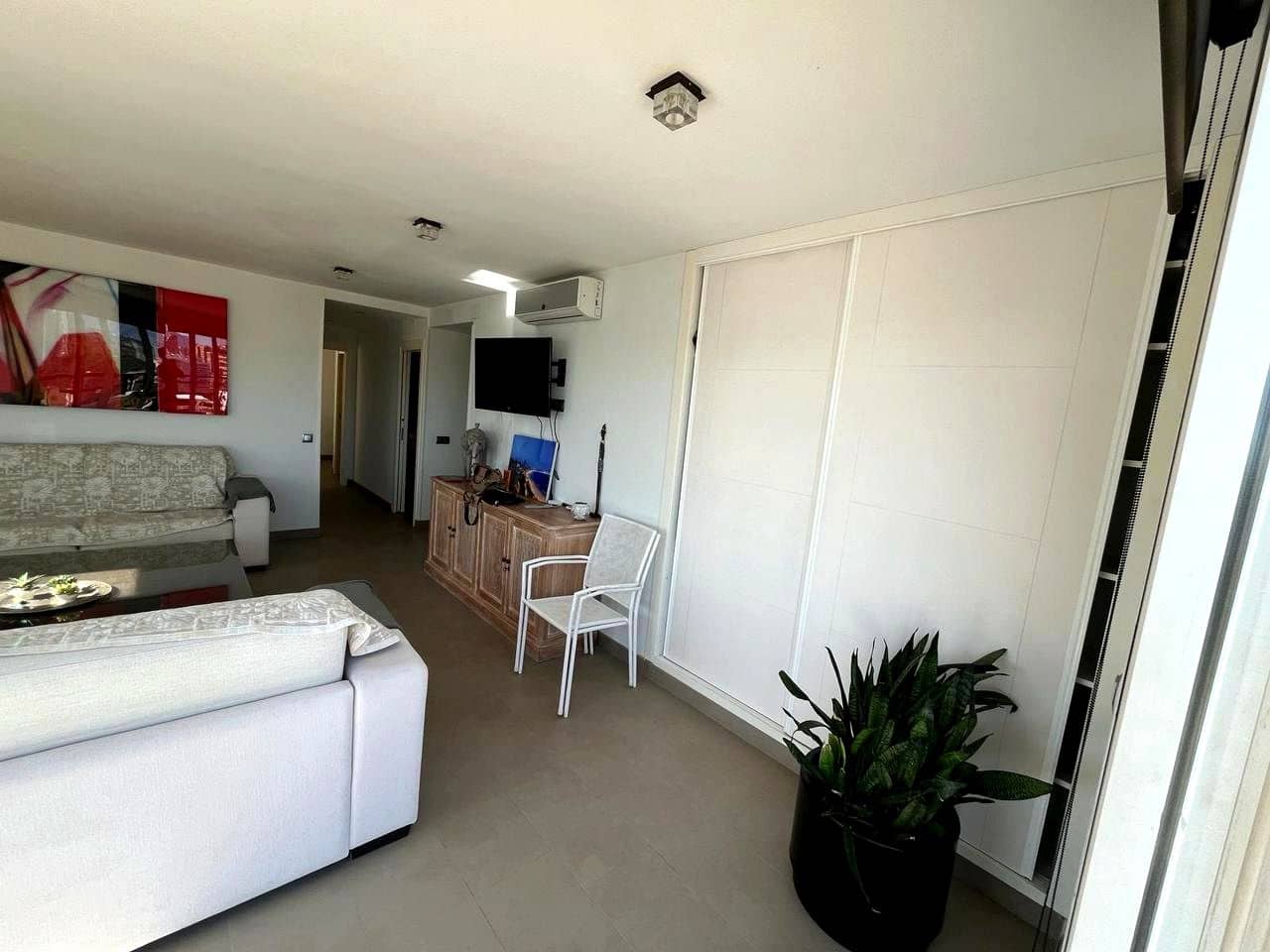 2 bedroom Flat for sale in Benidorm with pool garage - € 755,000 (Ref: 9956133)