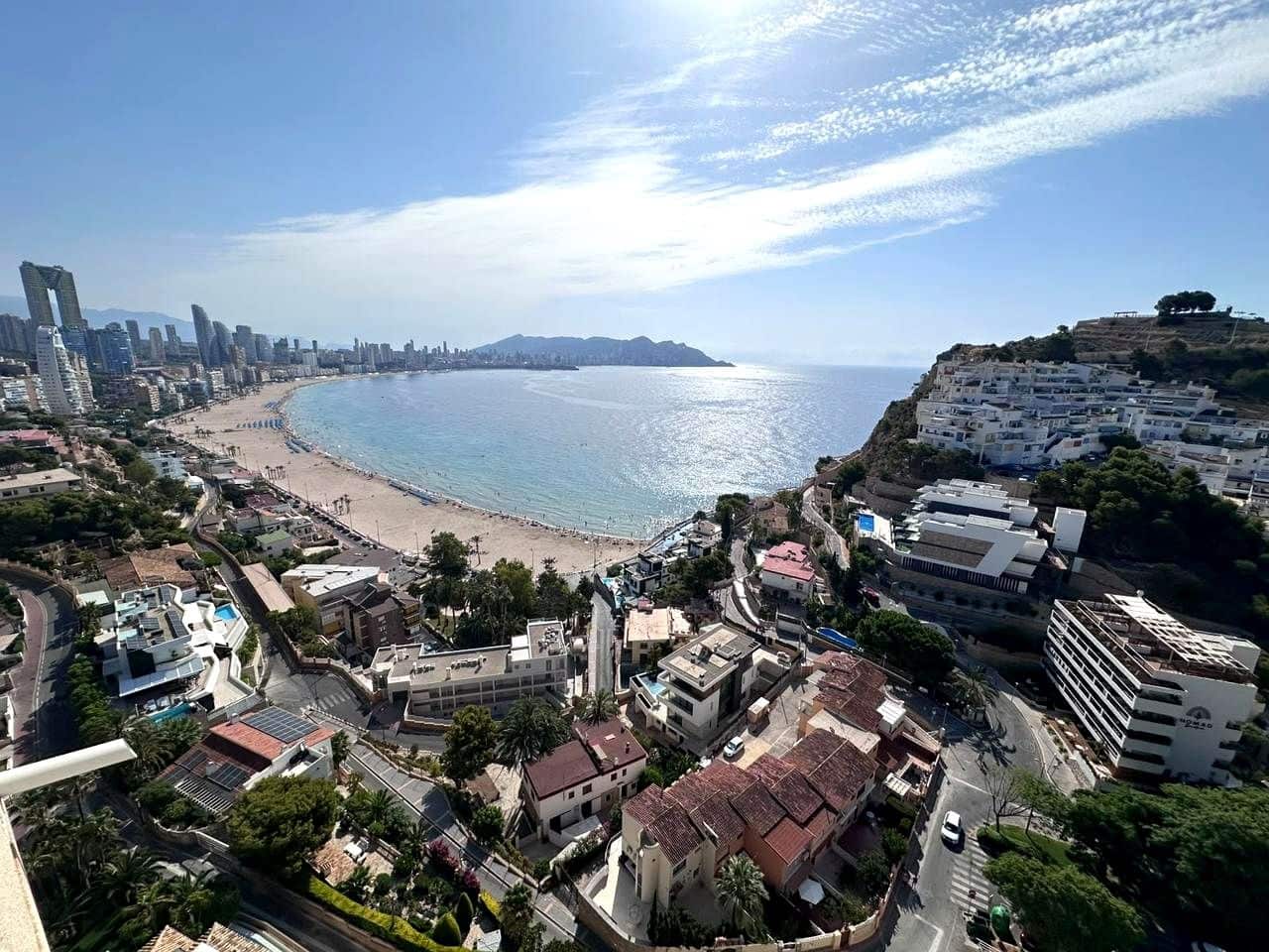 2 bedroom Flat for sale in Benidorm with pool garage - € 755,000 (Ref: 9956133)