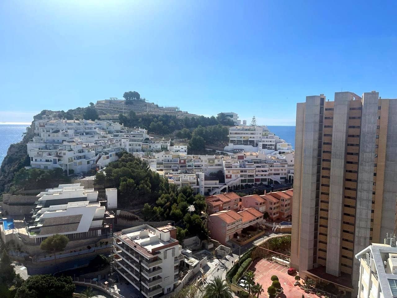 2 bedroom Flat for sale in Benidorm with pool garage - € 755,000 (Ref: 9956133)