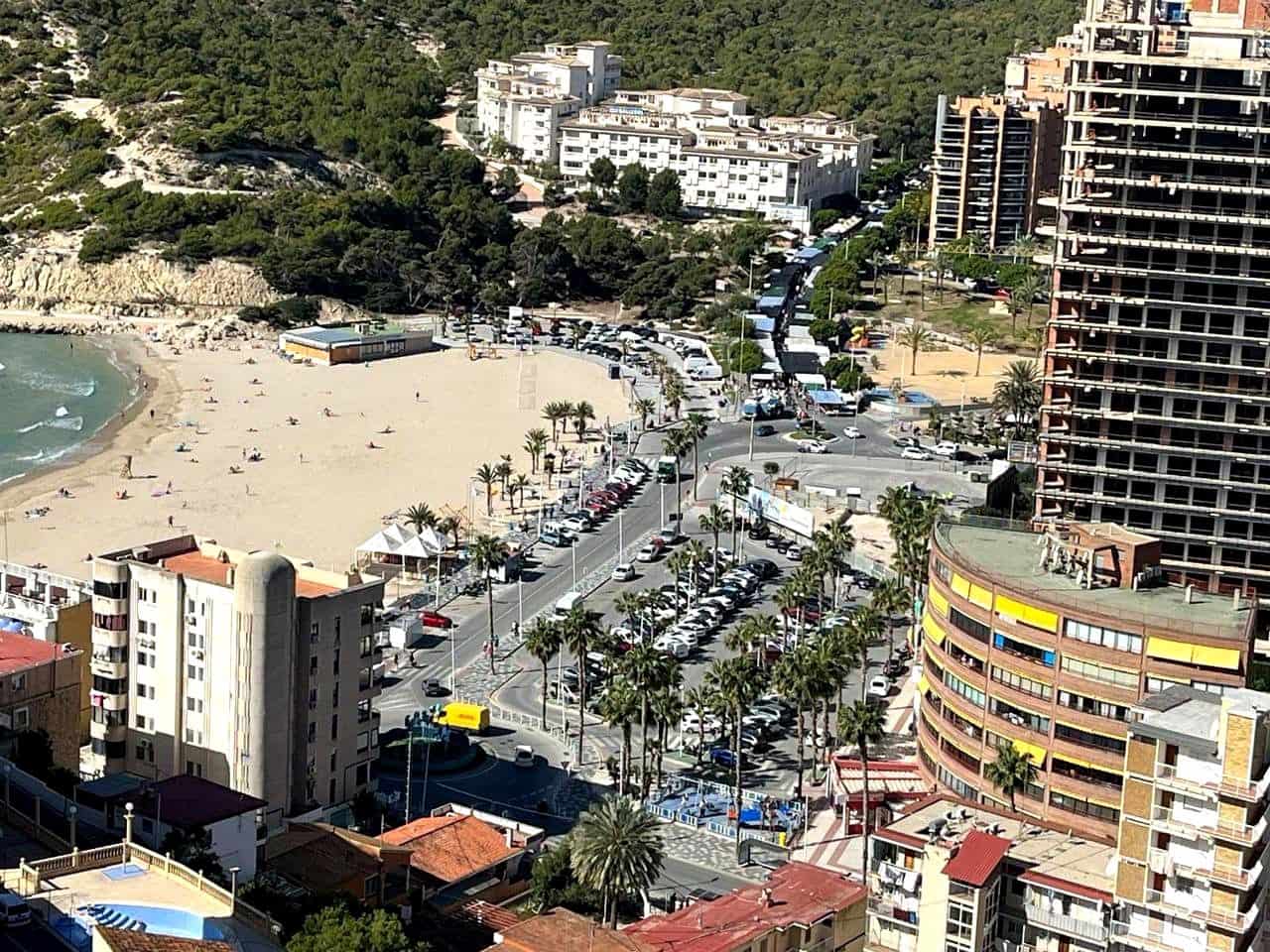 2 bedroom Flat for sale in Benidorm with pool garage - € 755,000 (Ref: 9956133)