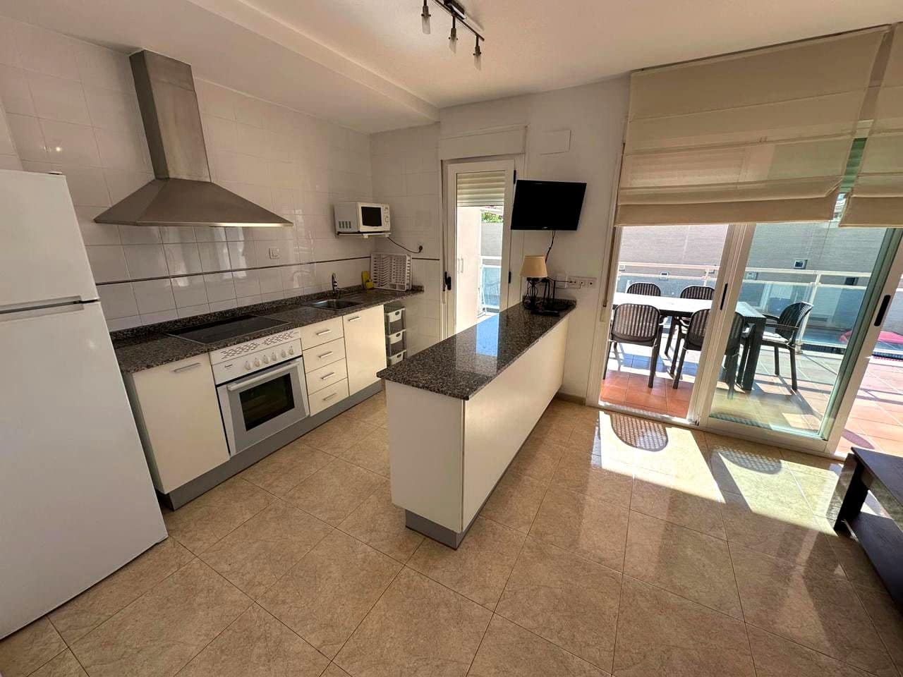 Piso de 2 habitaciones en Oropesa  en venta con piscina garaje - 178.000 € (Ref: 9956137)