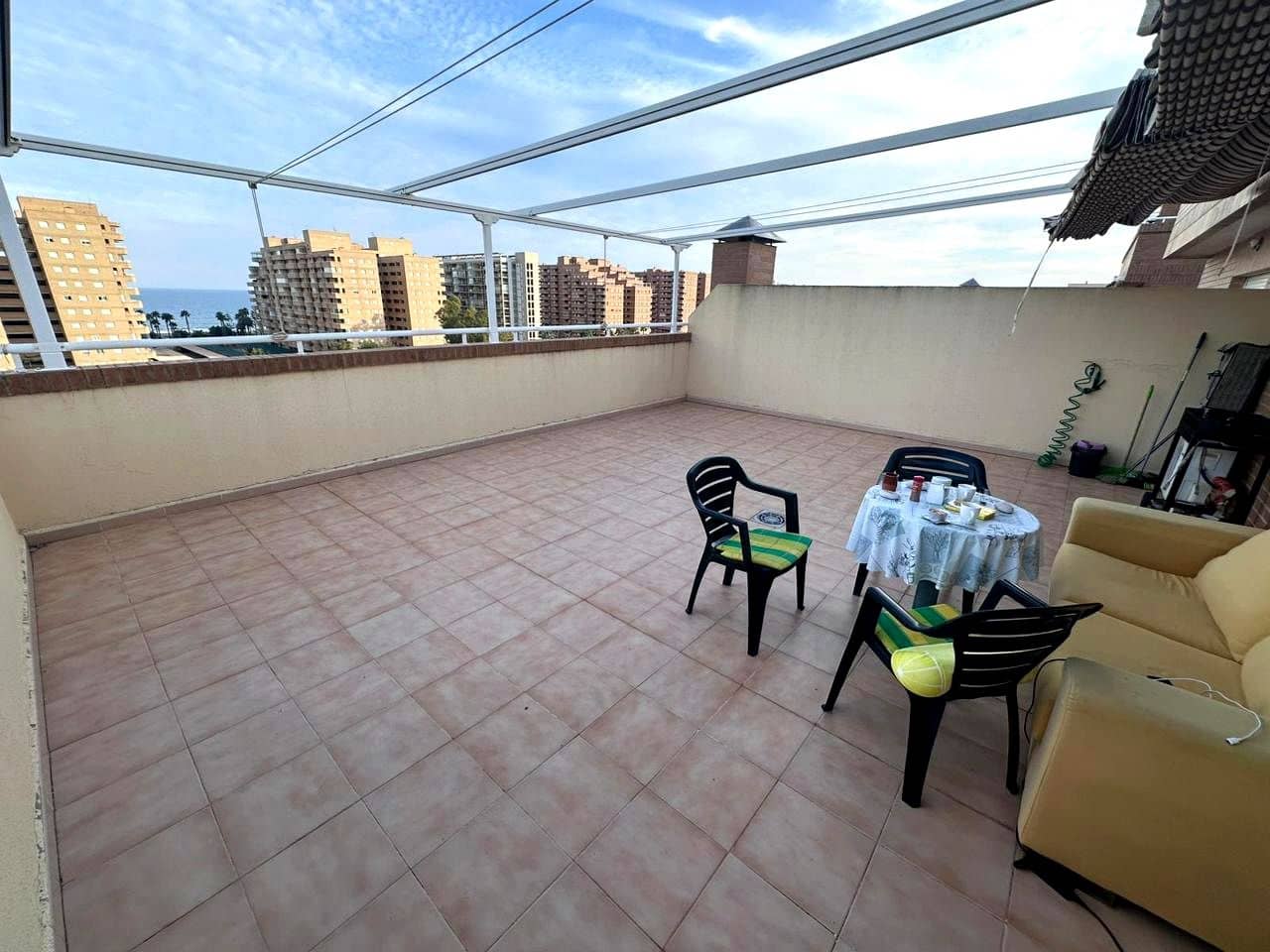 Piso de 2 habitaciones en Oropesa  en venta - 165.000 € (Ref: 9956139)