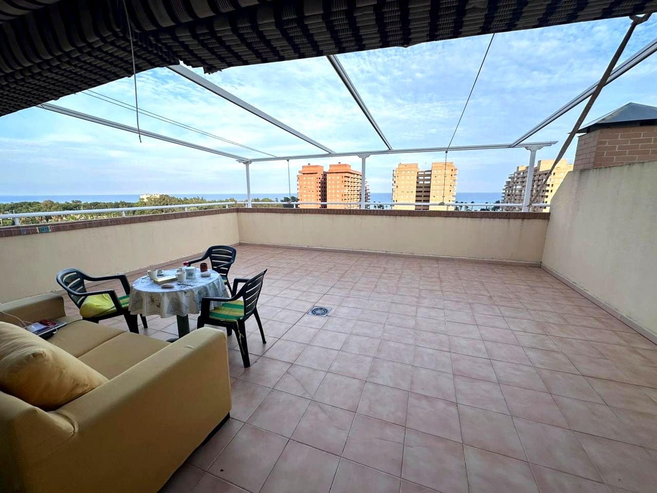Piso de 2 habitaciones en Oropesa  en venta - 165.000 € (Ref: 9956139)