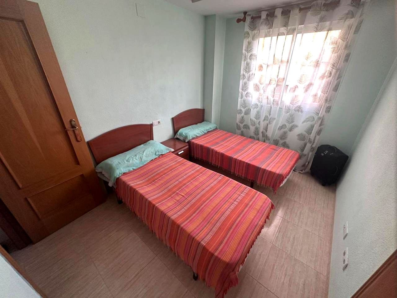 Piso de 2 habitaciones en Oropesa  en venta - 165.000 € (Ref: 9956139)
