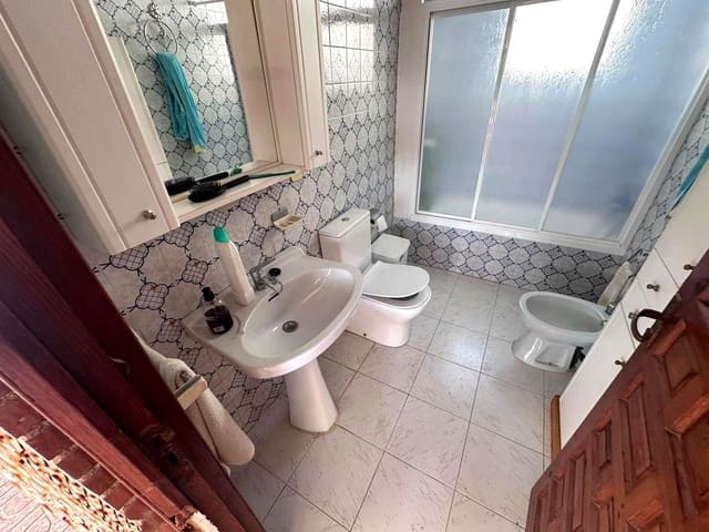 4 bedroom Villa for sale in Borriol with garage - € 300,000 (Ref: 9956140)