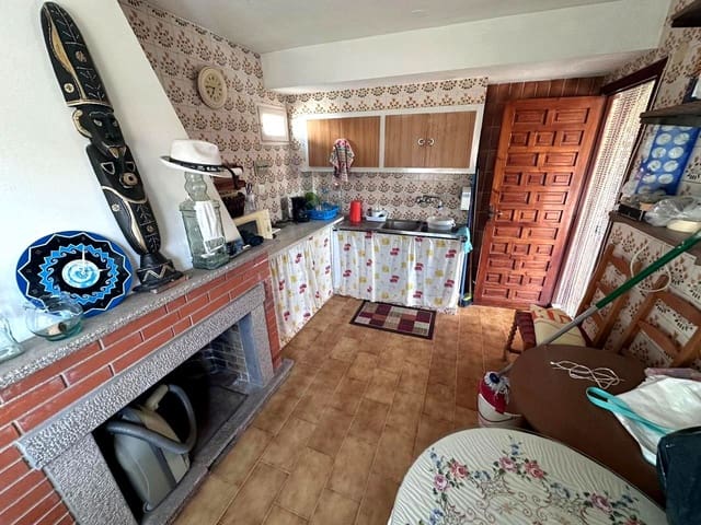 4 bedroom Villa for sale in Borriol with garage - € 300,000 (Ref: 9956140)