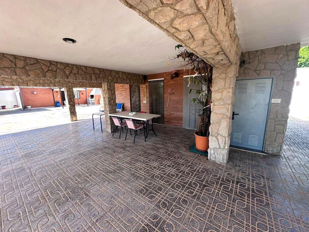 4 Zimmer Villa zu verkaufen in Borriol mit Garage - 300.000 € (Ref: 9956140)
